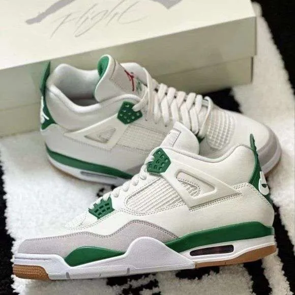 Air Jordan 4 Retro Pine Green