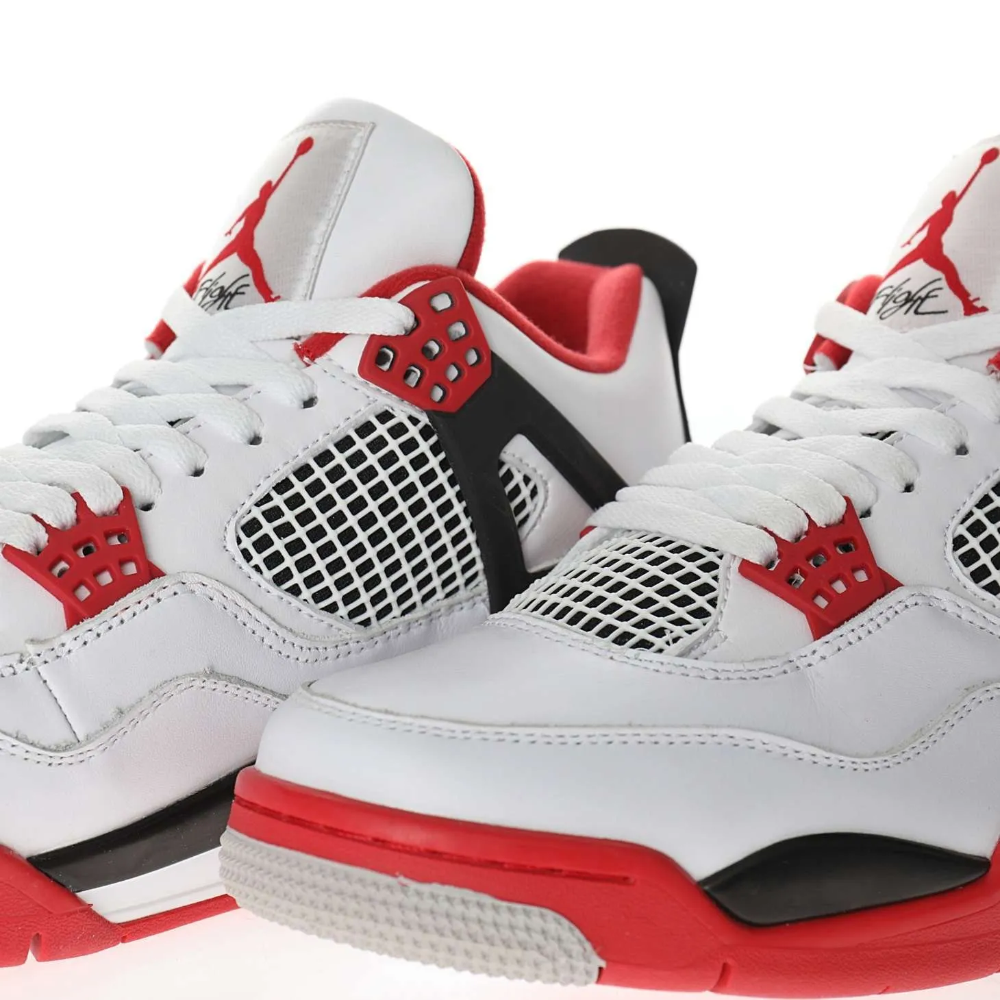 Air Jordan 4 Retro «Release»