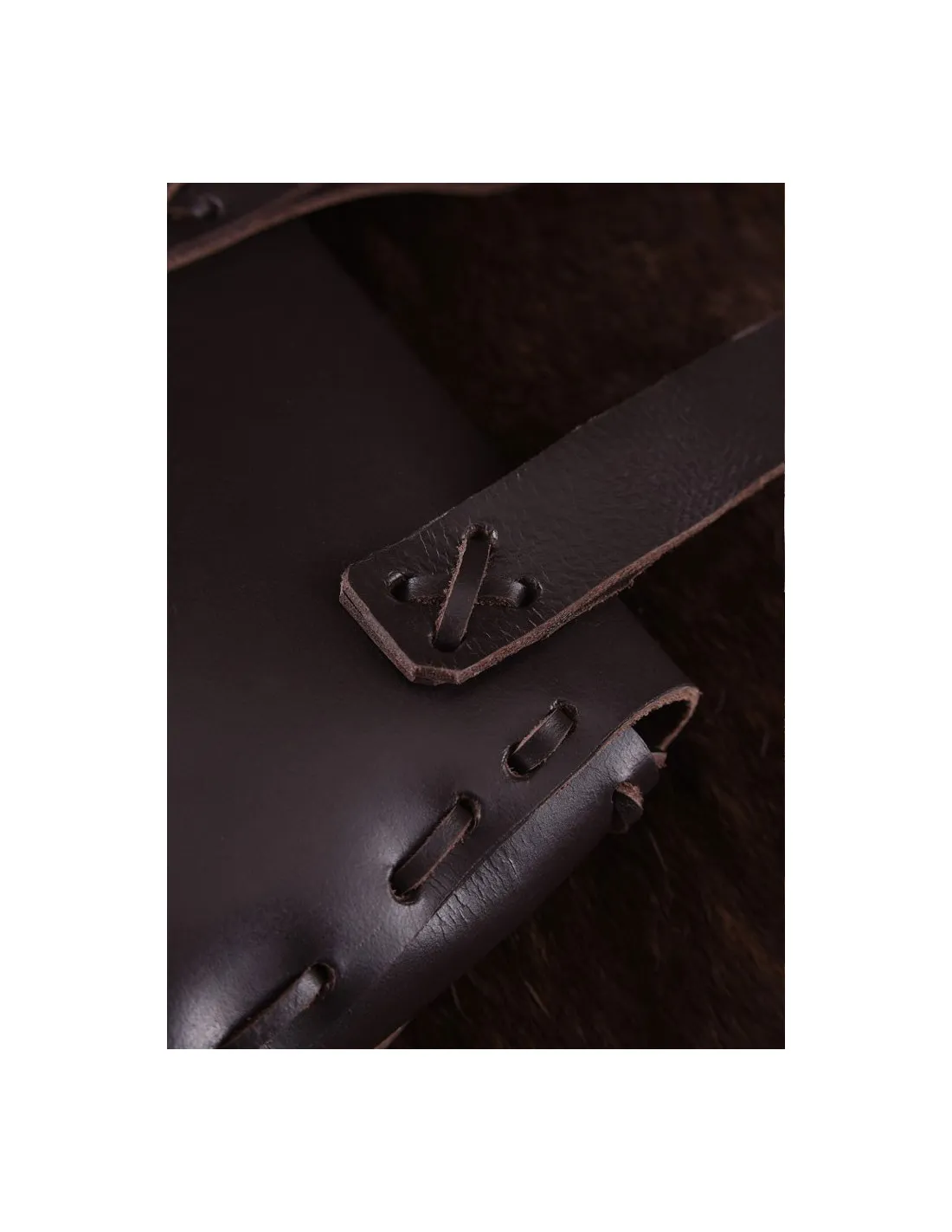 Bolso medieval en piel de vaca
