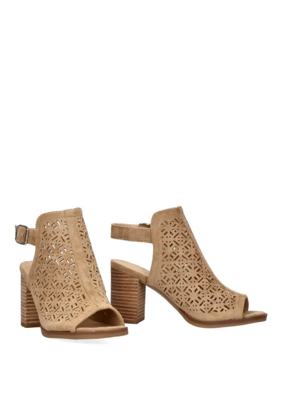 Botin ETIKA 31118 camel