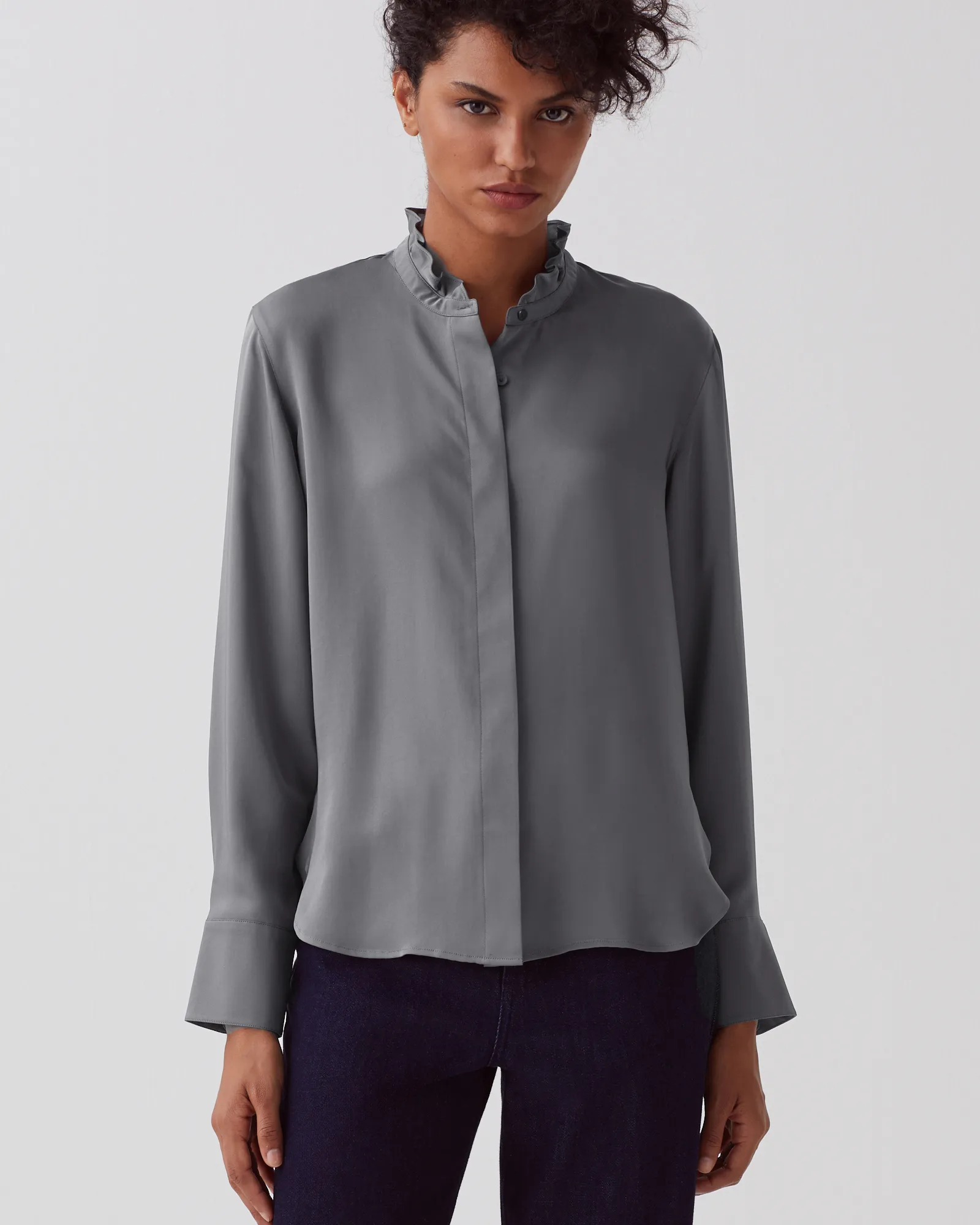Camisa fluida con volantes grey