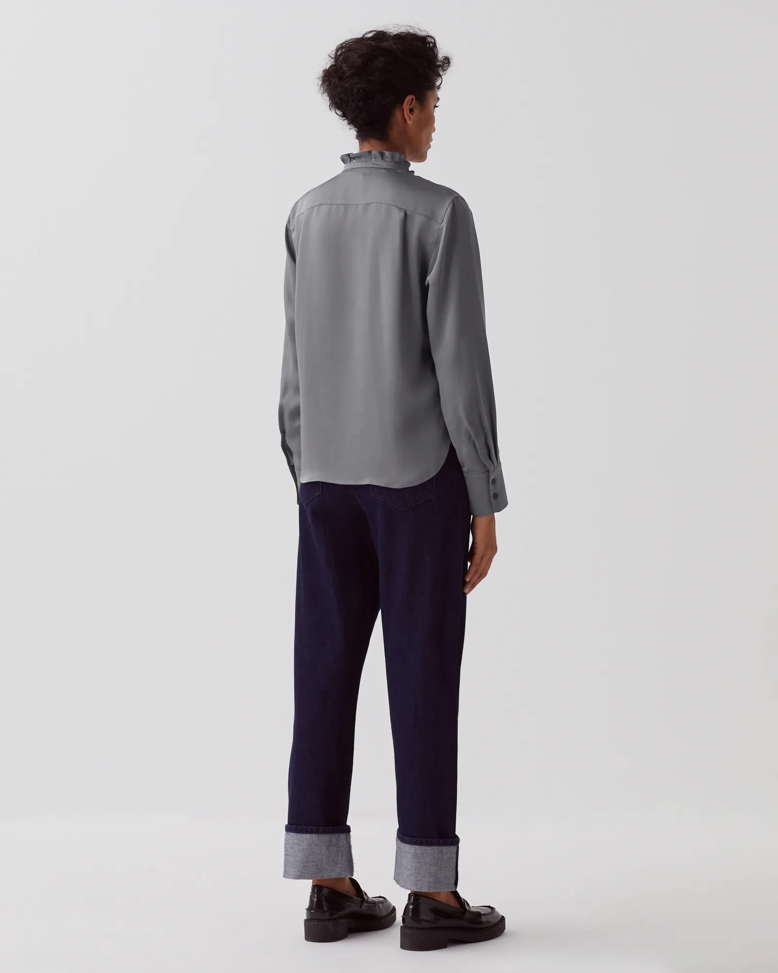 Camisa fluida con volantes grey