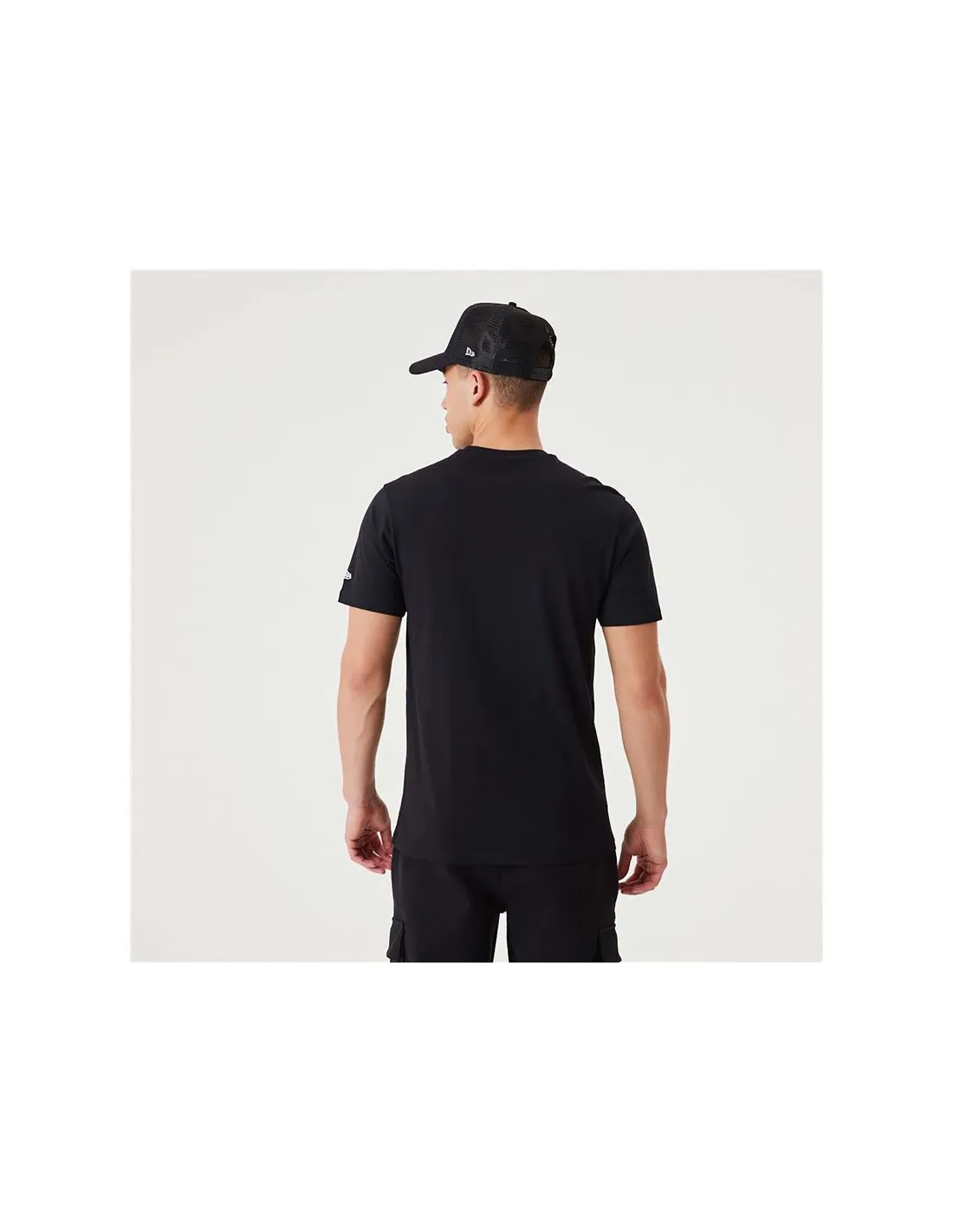 Camiseta New Era Essentials Negro Hombre