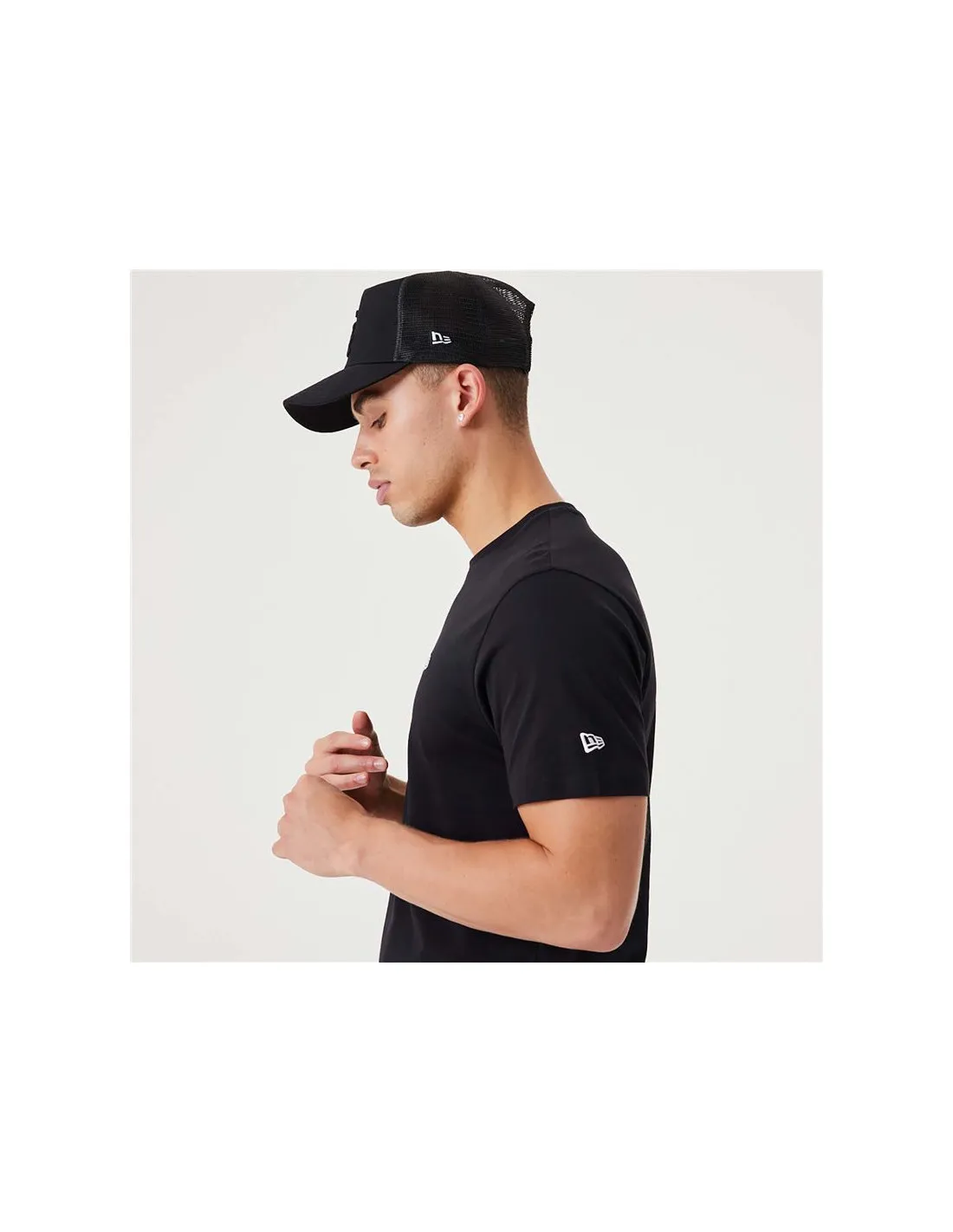 Camiseta New Era Essentials Negro Hombre