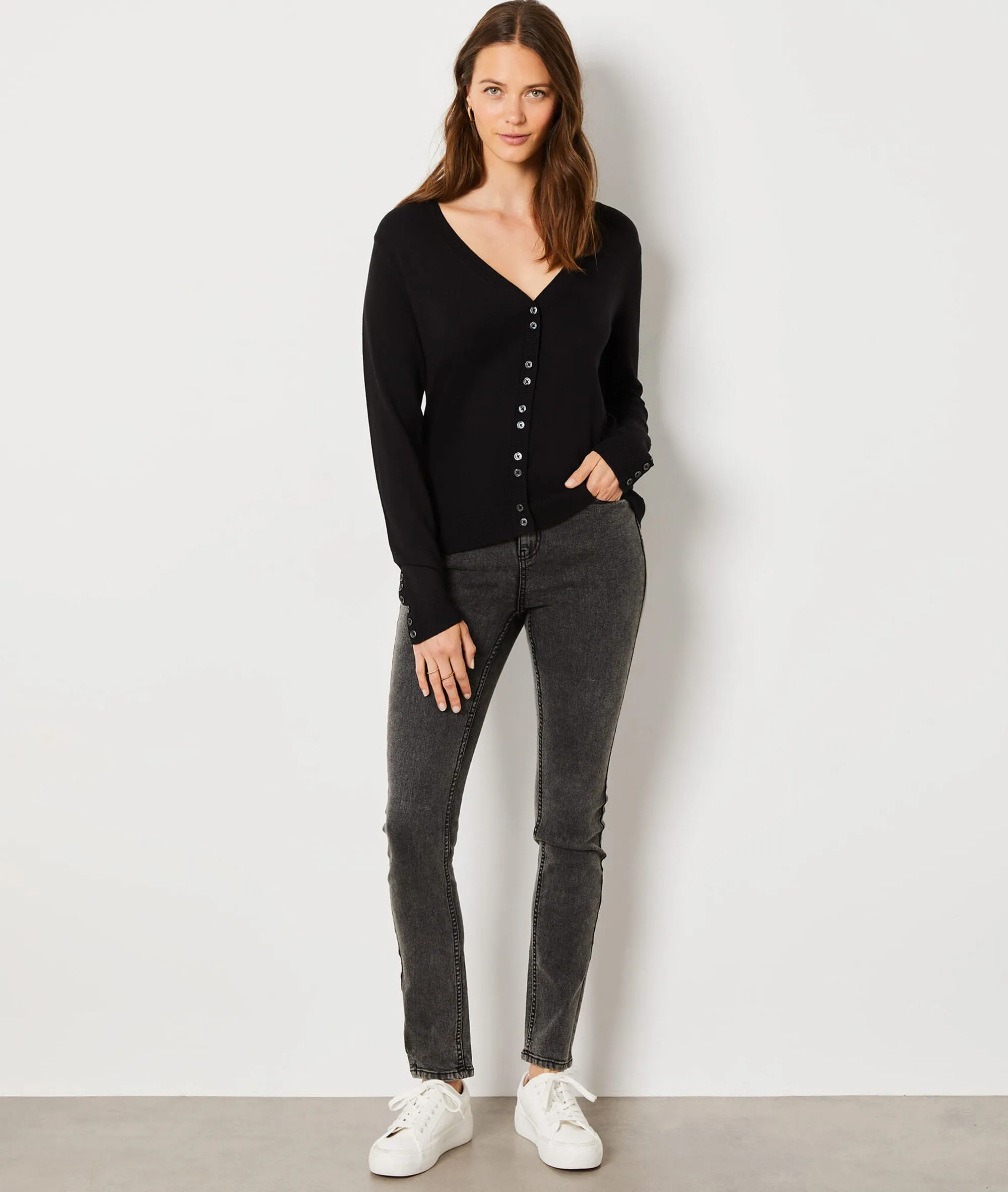 CHAQUETA ESCOTE EN V CRISS NOIR  ETAM