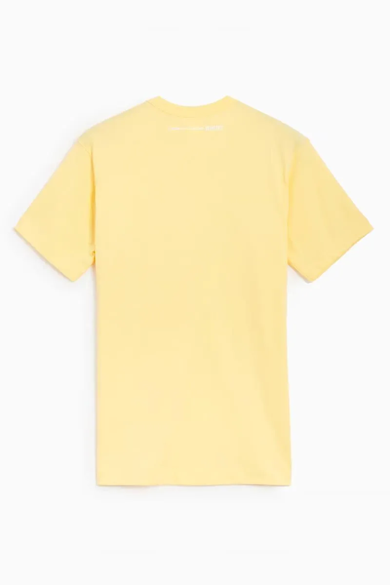 COMME DES GARÇONS SHIRT CAMISETA BACK LOGO AMARILLA