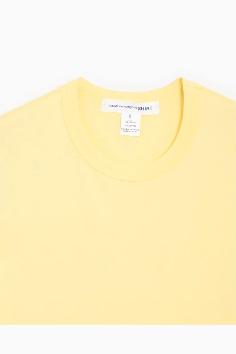 COMME DES GARÇONS SHIRT CAMISETA BACK LOGO AMARILLA