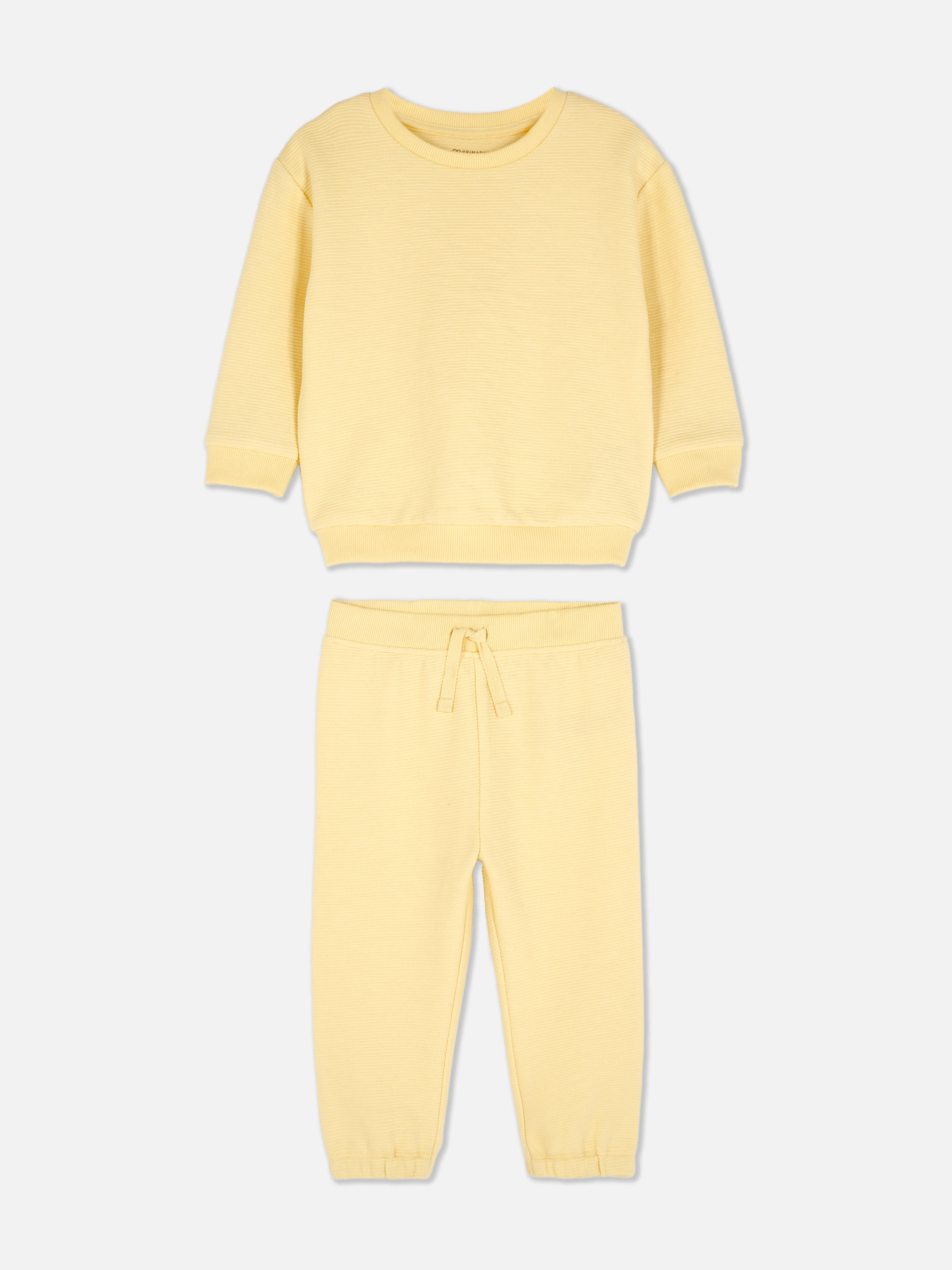 Conjunto de sudadera y joggers con textura