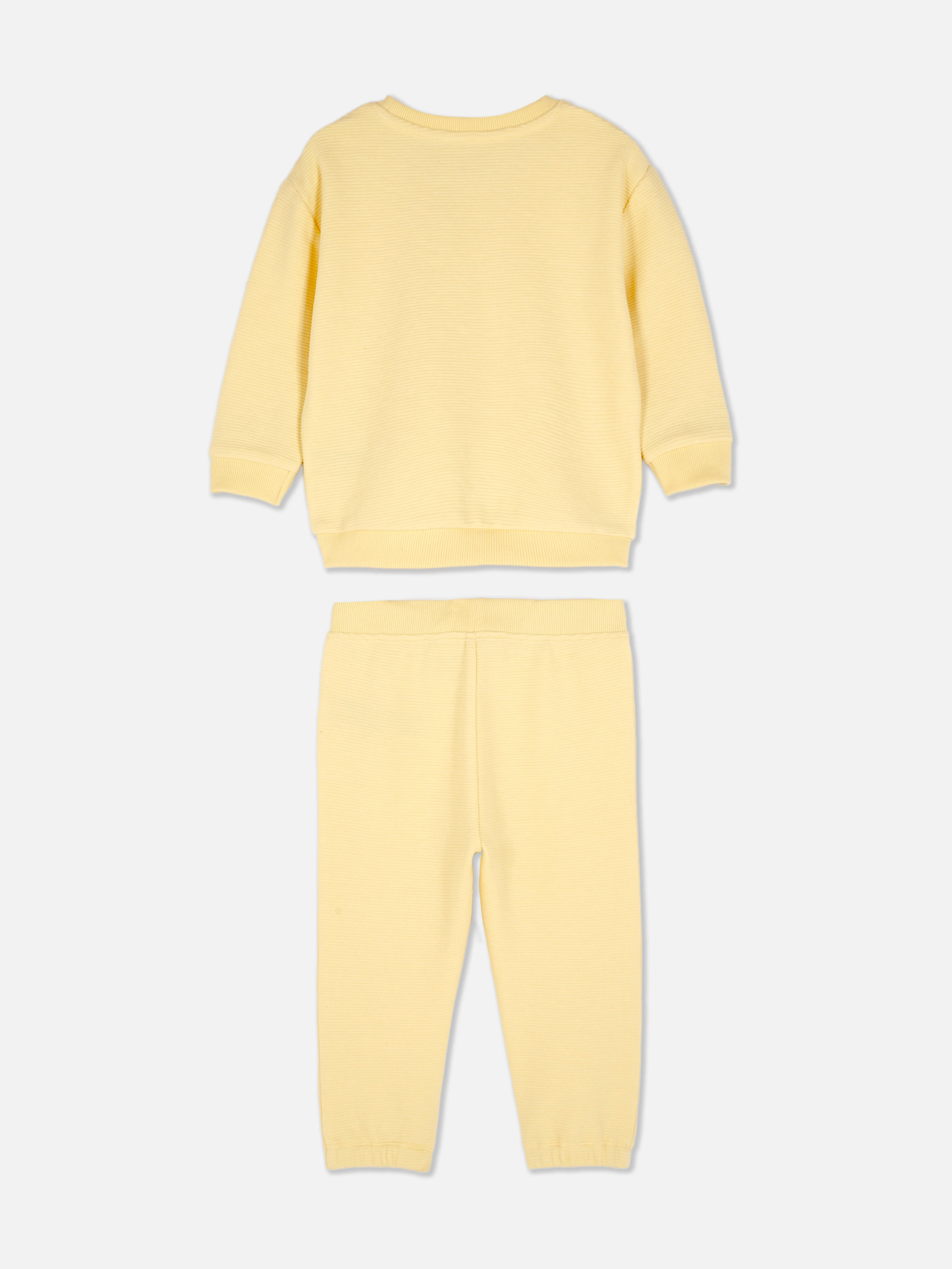 Conjunto de sudadera y joggers con textura
