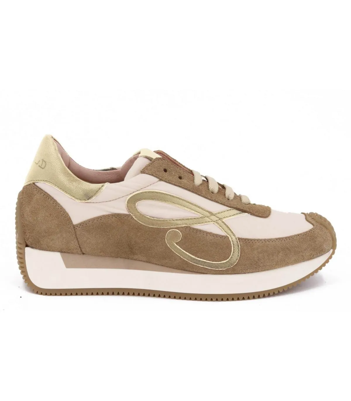 Deportivo combinado en color cuero con metalizado