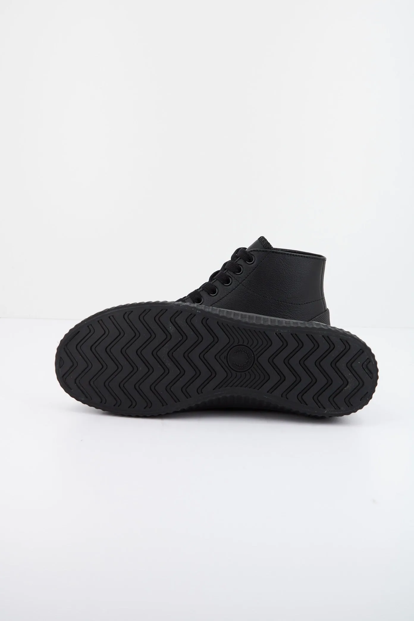 FRED PERRY HUGHES MID LEATHER