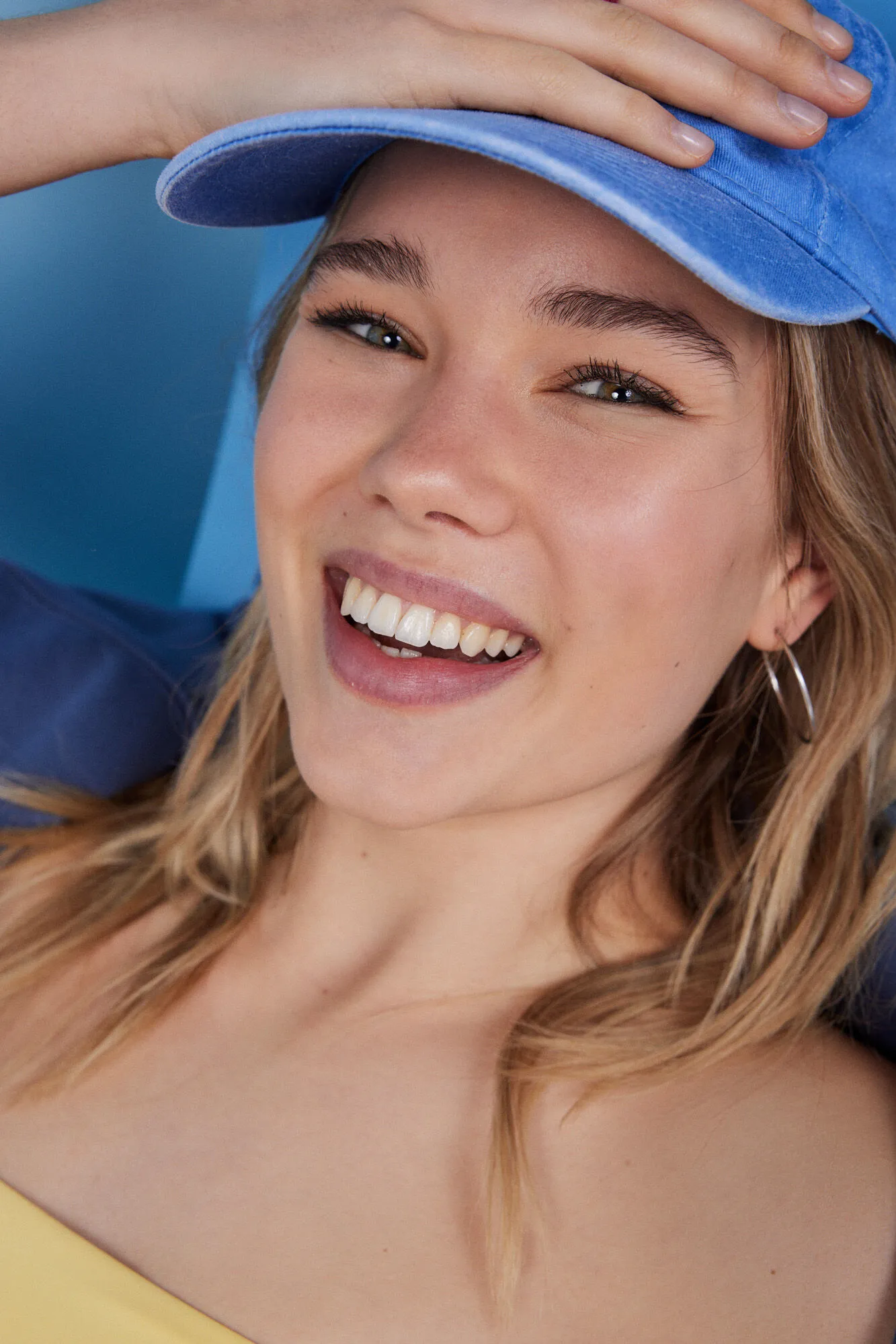 Gorra azul logo bordado