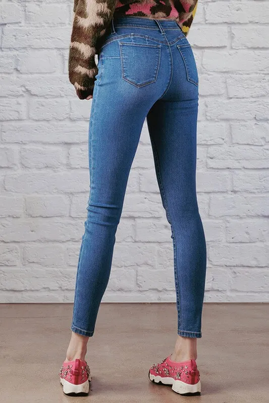Jeans skinny talle medio moldeador de glúteos ENJEAN
