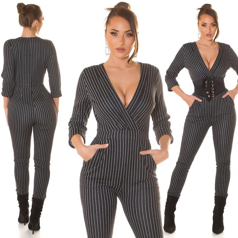 Mono de moda a rayas sofisticado 