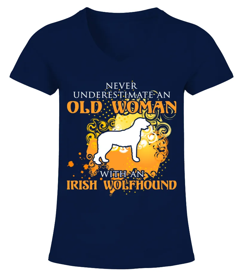 Old woman with a Irish Wolfhound Shirt Camiseta cuello pico Mujer