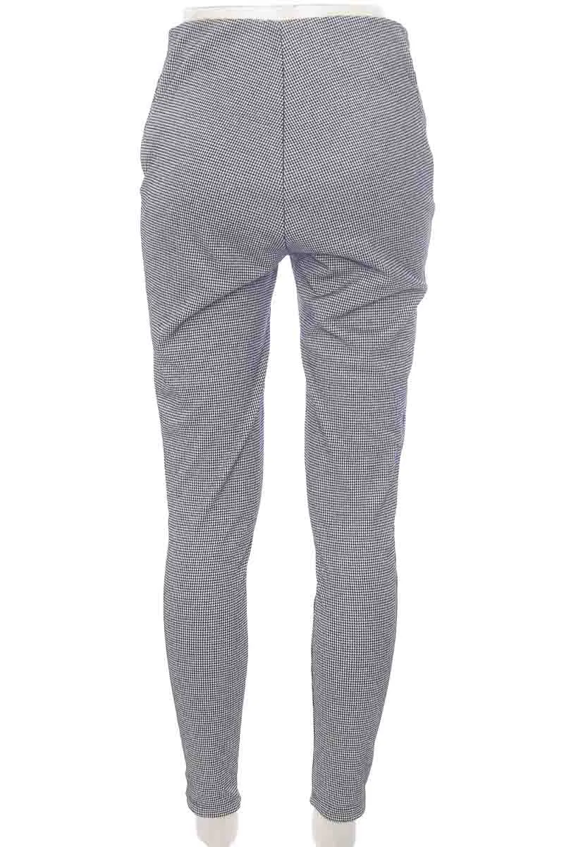PANTALóN COLOR GRIS  ELA
