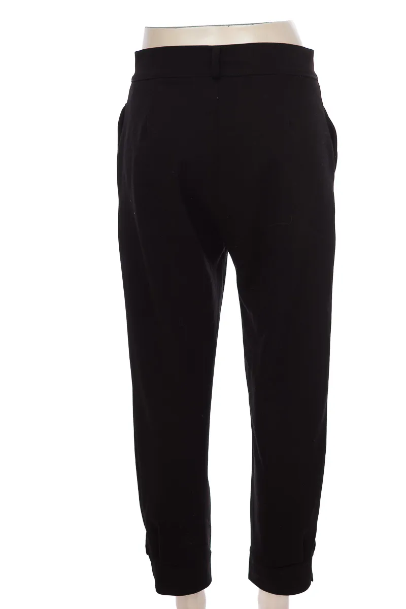 PANTALóN COLOR NEGRO  CLOSEANDO