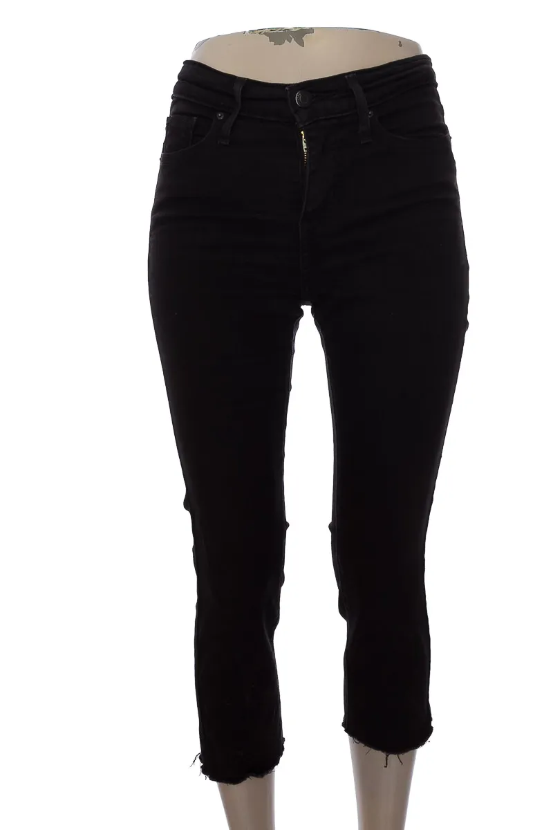 PANTALóN COLOR NEGRO  LEVIS