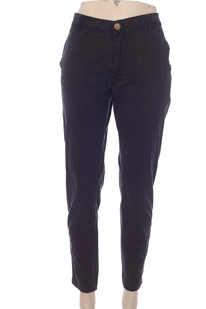 PANTALóN COLOR NEGRO  SAHET