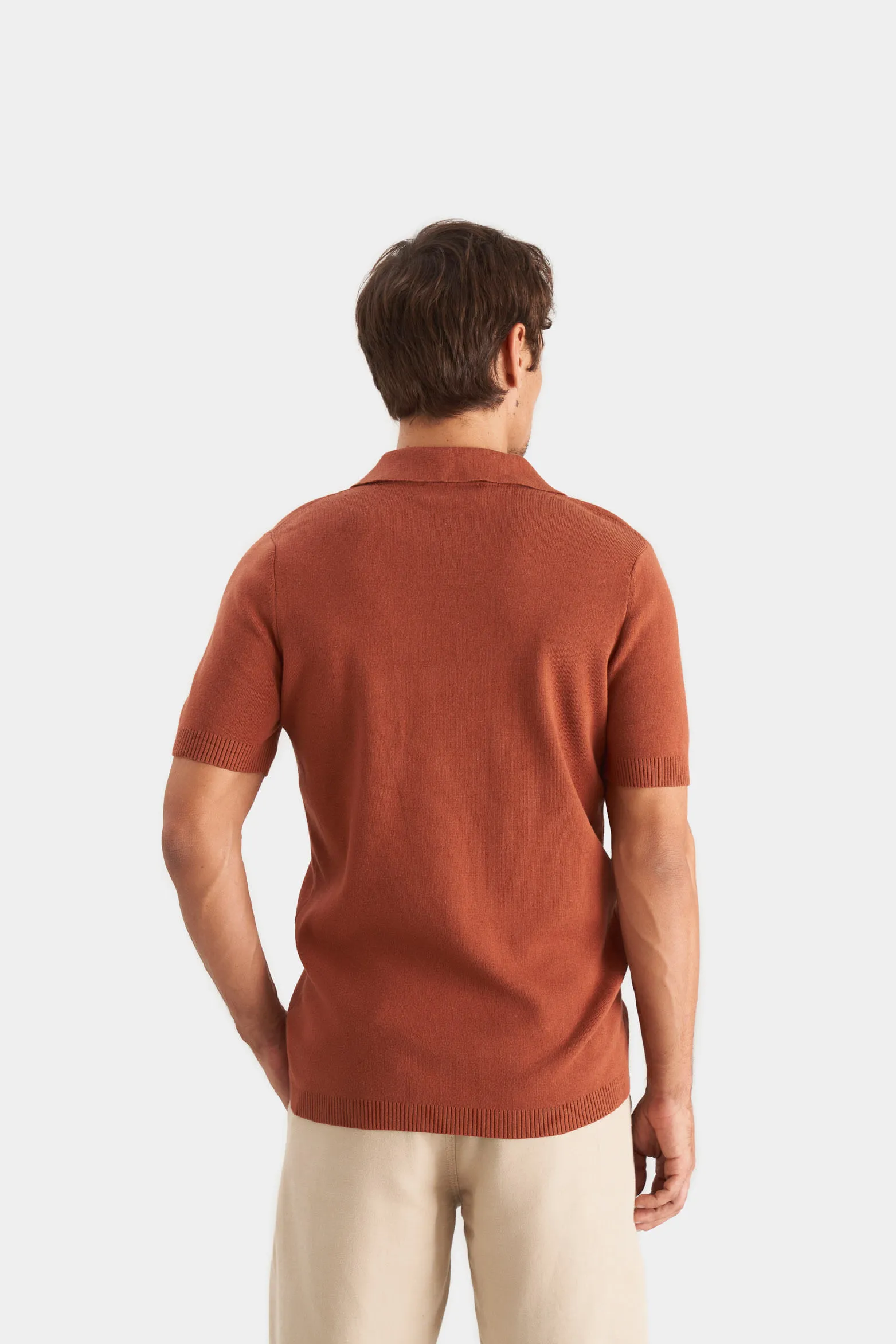 Polo tejida para hombre cuello en V