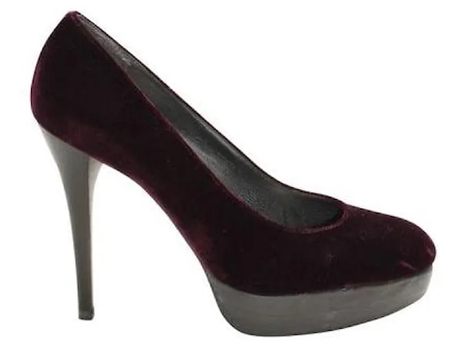 Stuart Weitzman Borgoña Vino Terciopelo Plataforma Stilettos. Burdeos 