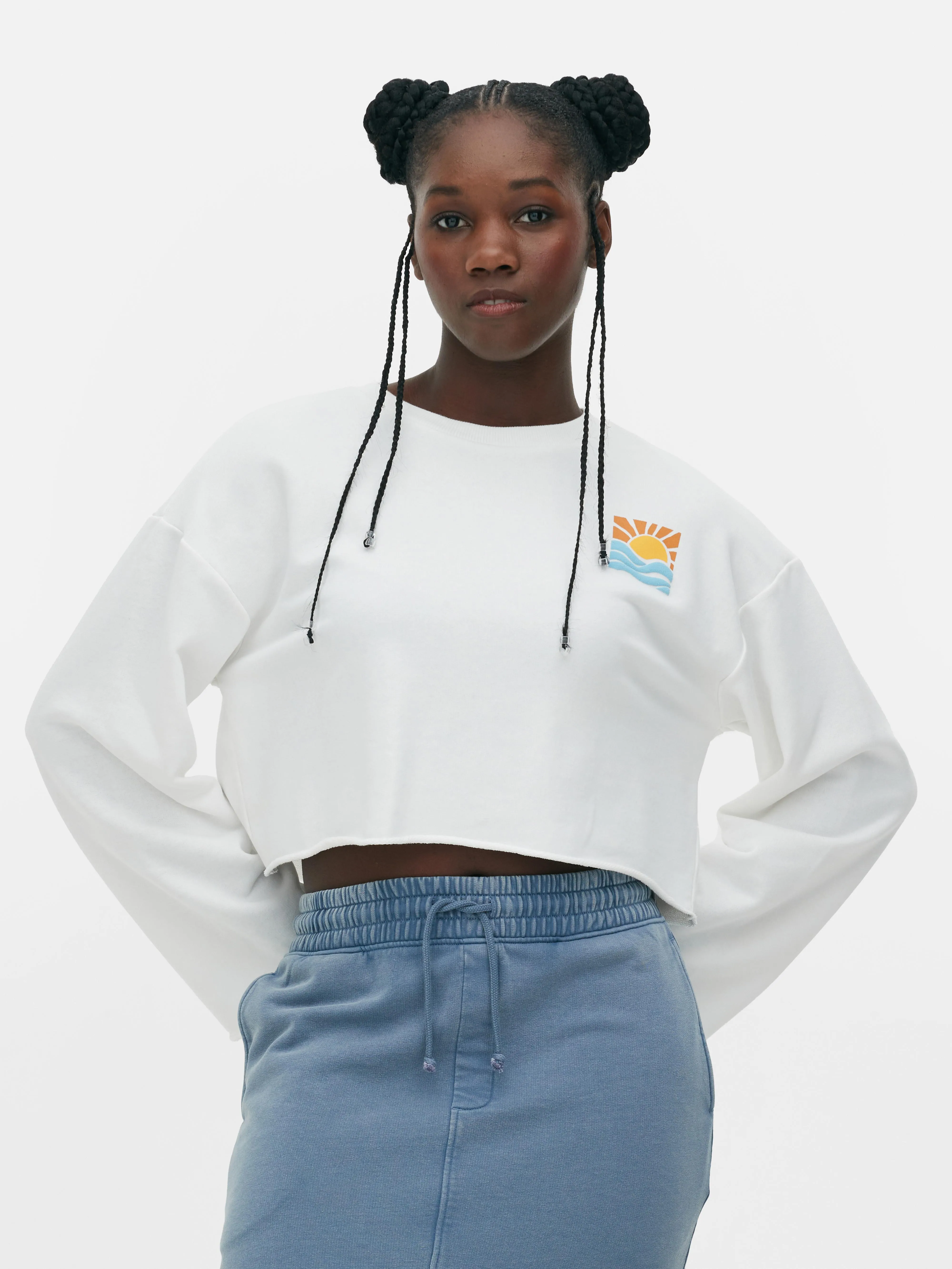 Sudadera corta con estampado gráfico