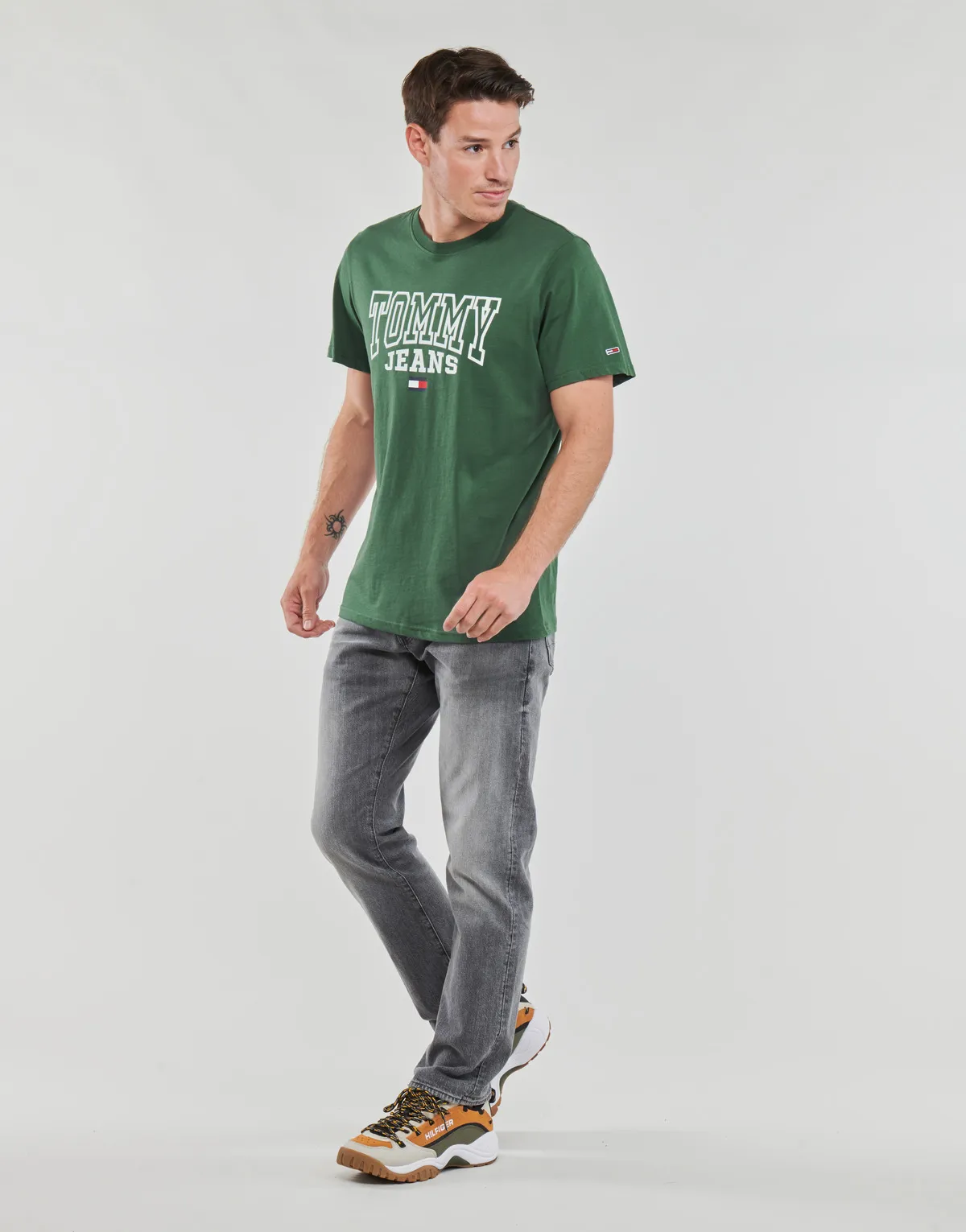 TJM RGLR ENTRY GRAPHIC TEE