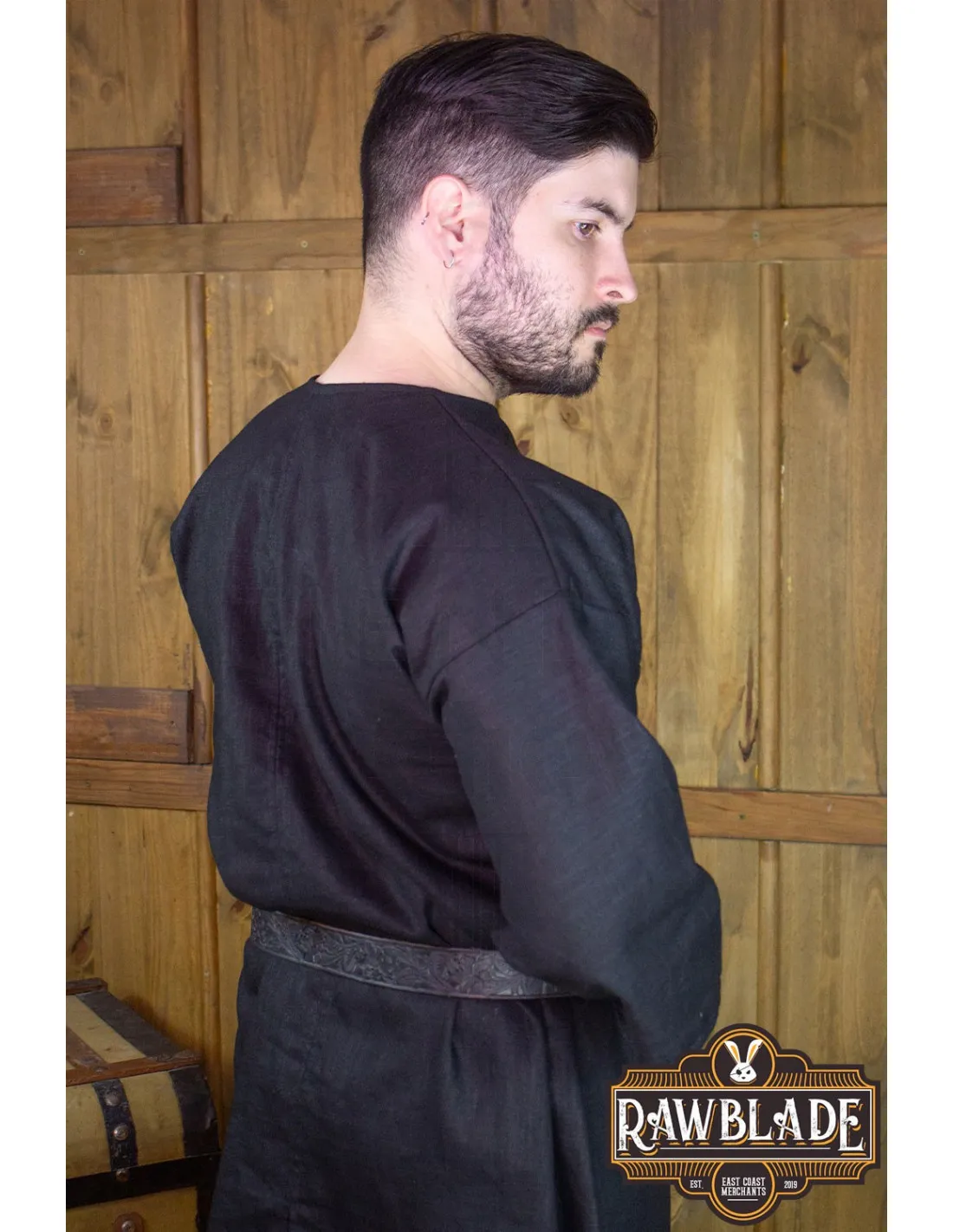 TúNICA MEDIEVAL LUCAS EN LINO  NEGRA