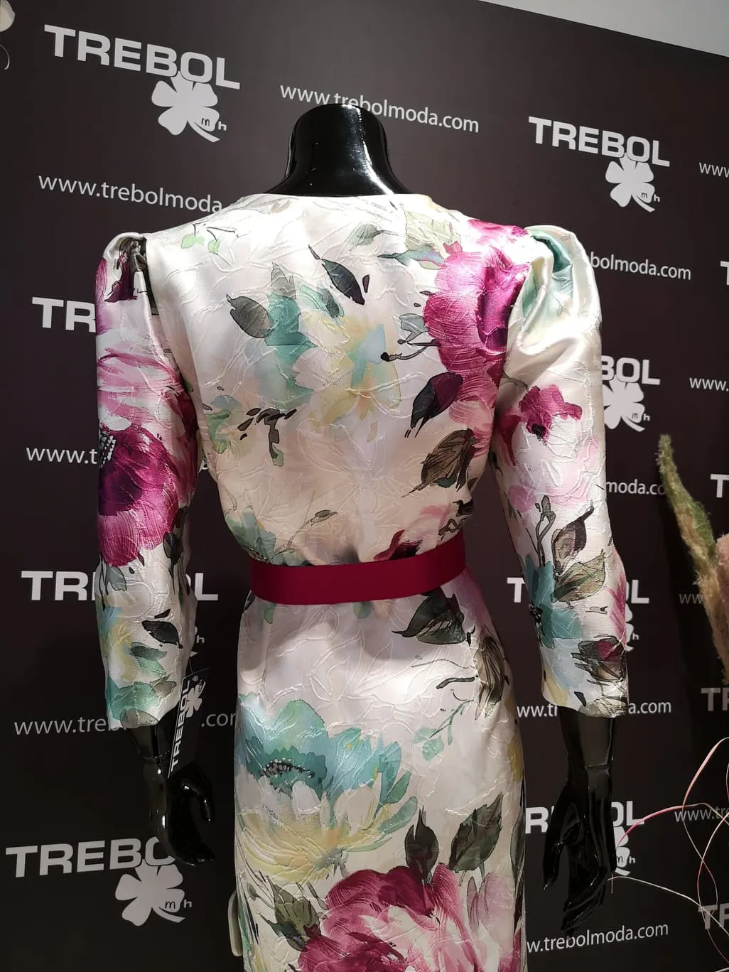 Vestido estampado con mangas abullonadas