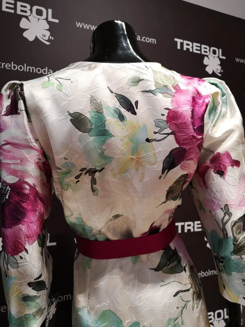 Vestido estampado con mangas abullonadas