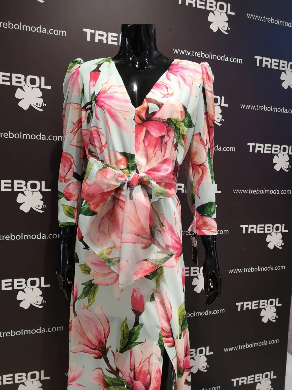 Vestido largo con mangas abullonadas