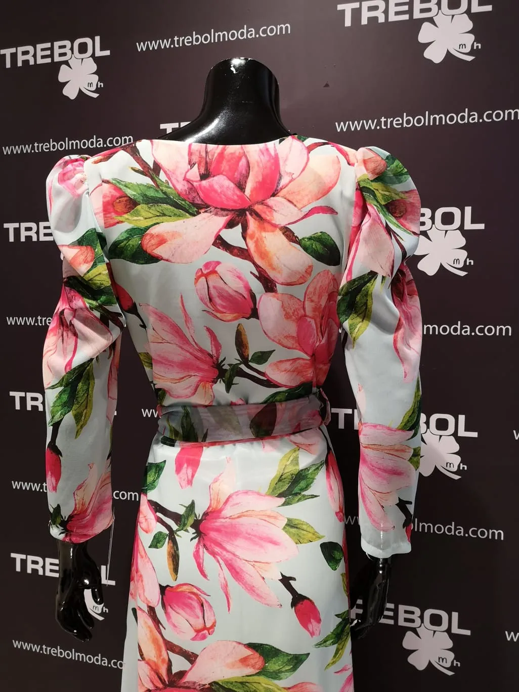Vestido largo con mangas abullonadas