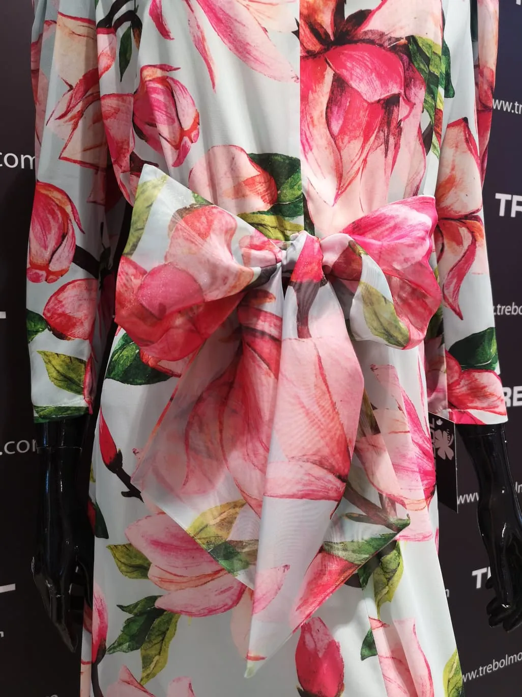 Vestido largo con mangas abullonadas