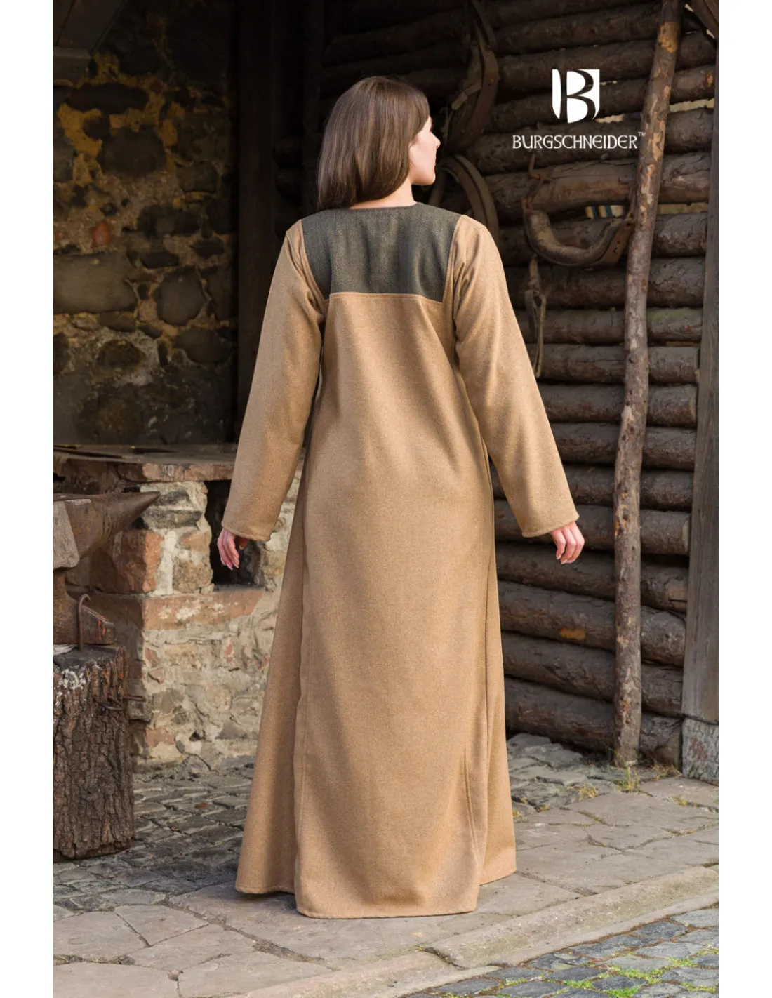 Vestido medieval modelo Rus Jadwiga, Camel