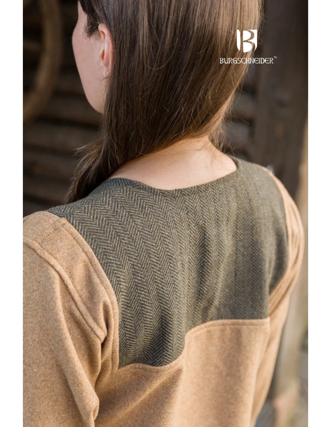 Vestido medieval modelo Rus Jadwiga, Camel
