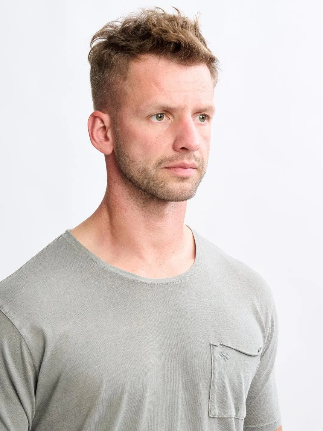 XPOCKET CURVED HEM  TEE