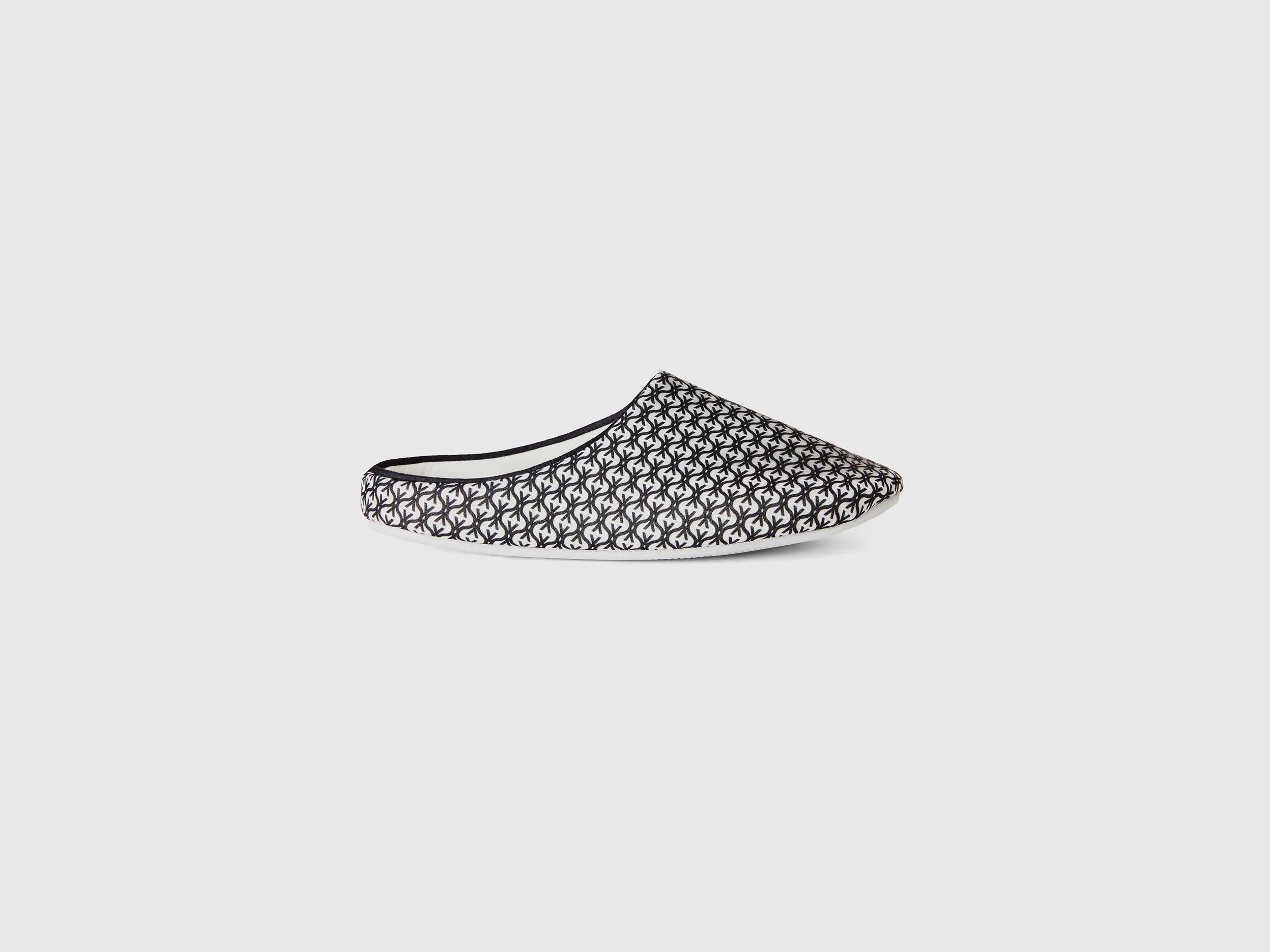 Zapatillas con monograma