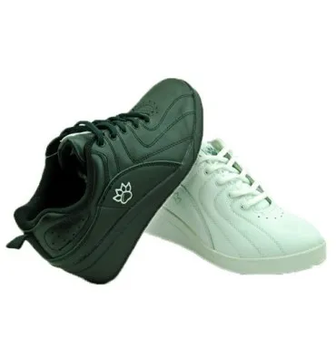 Zapatillas deporte con cuña Kelme en negro