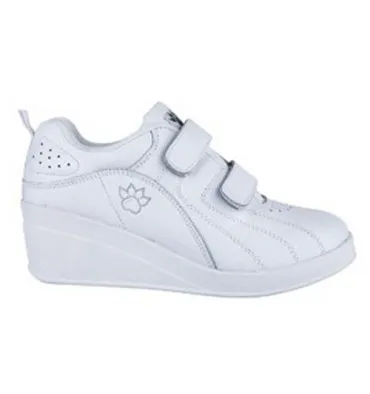 Zapatillas deporte con cuña velcro Kelme en blanco