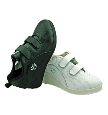 Zapatillas deporte con cuña velcro Kelme en negro