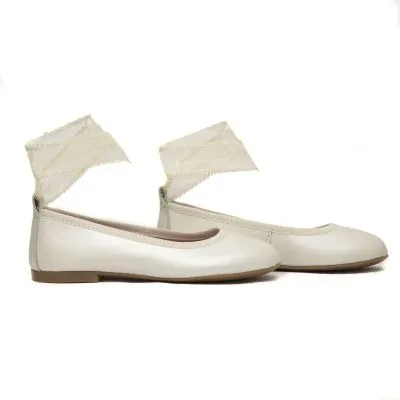 Zapato comunion bailarina beige con cintas